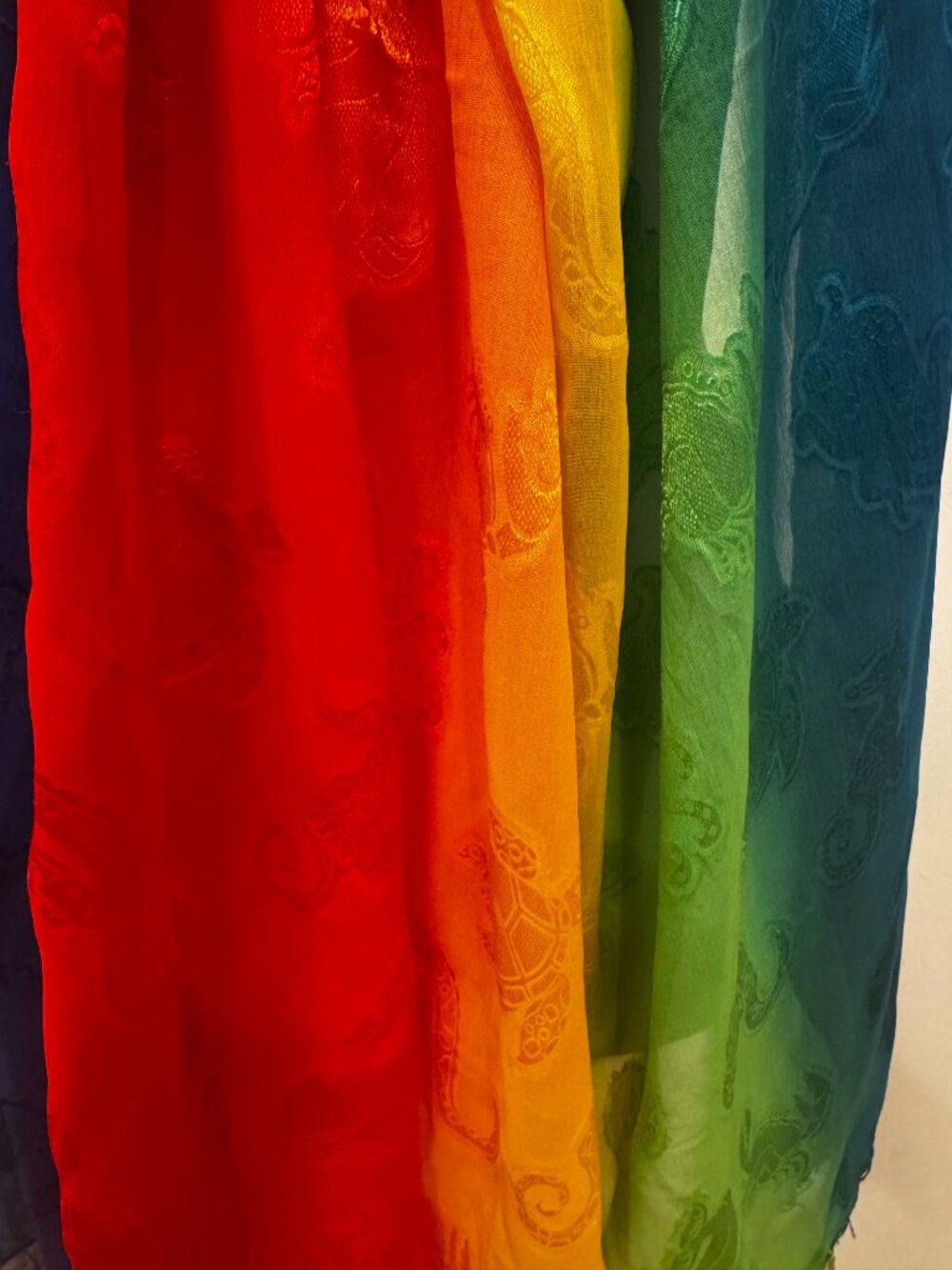 Kaila Rainbow Ombré Scarf Shawl Sea Life Turtle Seahorse Fringe EUC - Picture 6 of 15